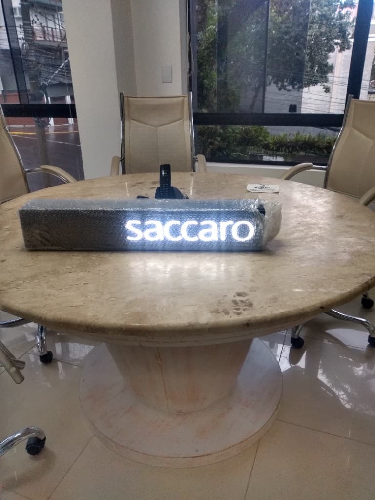 Saccaro — Letreiro luminoso — produção